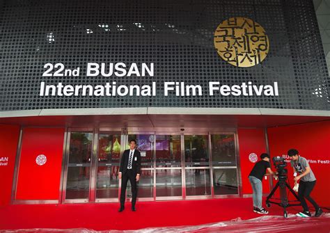  Le Festival International du Film de Busan: Un tremplin pour le cinéma sud-coréen et un événement marquant pour la carrière explosive de Na Hong-jin